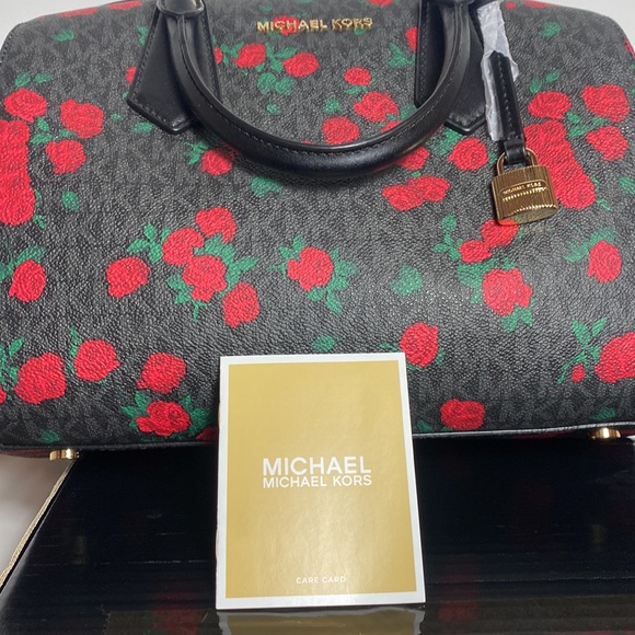 Micheal Kors Hayes large duffle black and red Roses - Picture 8 of 12